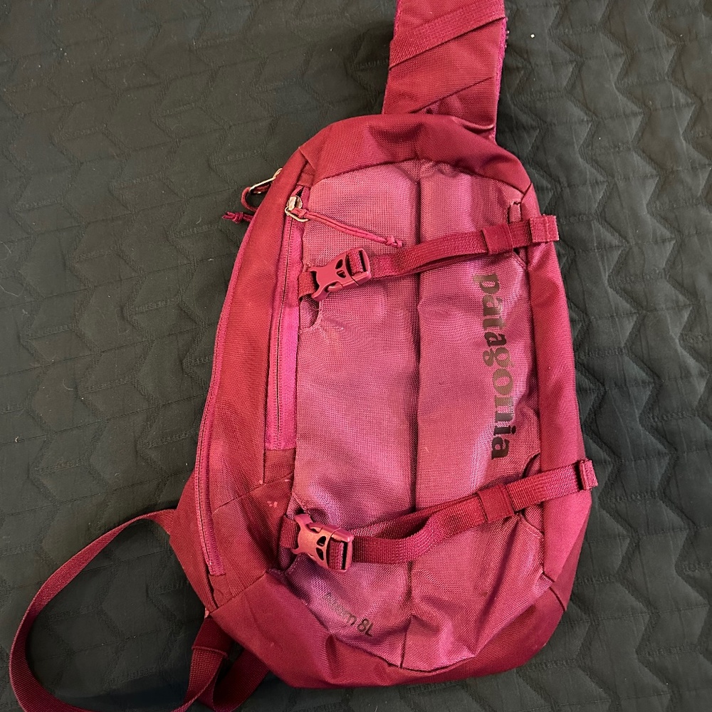 Patagonia Atom Sling purse bag crossbody
